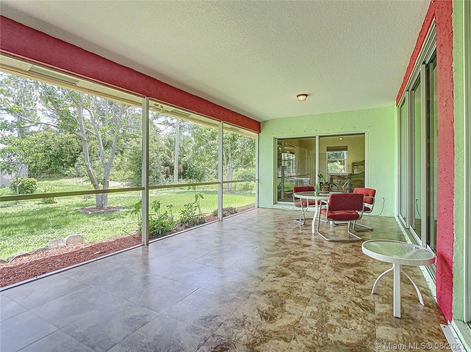 Vendido Recientemente: $425,000 (4 camas, 3 baños, 2769 Pies cuadrados)