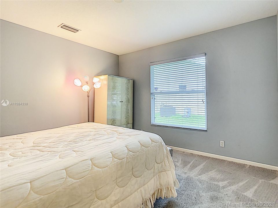 Vendido Recientemente: $425,000 (4 camas, 3 baños, 2769 Pies cuadrados)