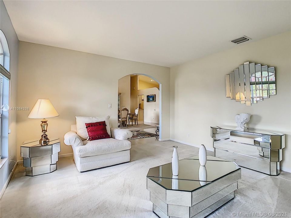 Vendido Recientemente: $425,000 (4 camas, 3 baños, 2769 Pies cuadrados)