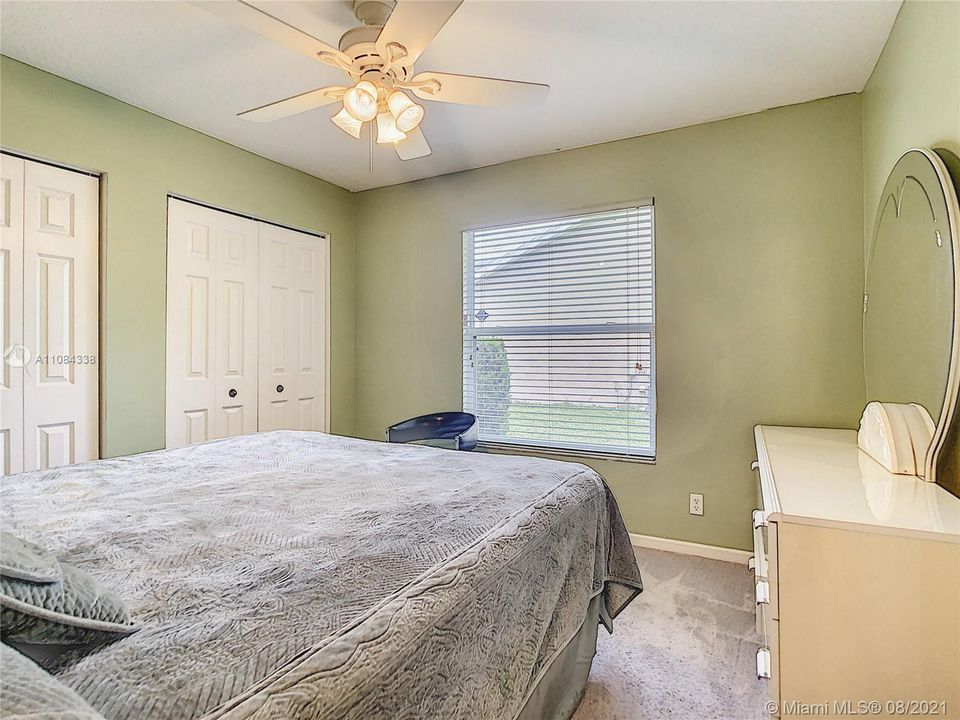 Vendido Recientemente: $425,000 (4 camas, 3 baños, 2769 Pies cuadrados)