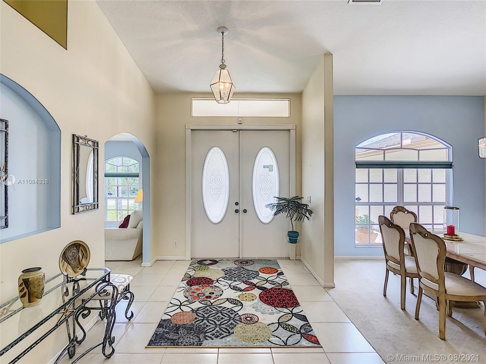 Vendido Recientemente: $425,000 (4 camas, 3 baños, 2769 Pies cuadrados)