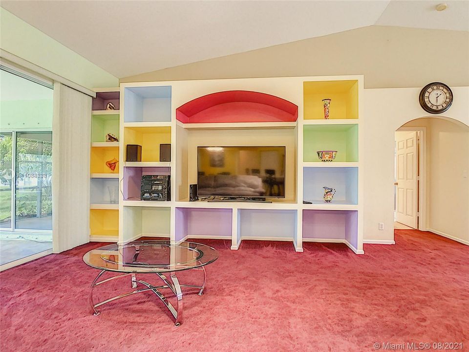 Vendido Recientemente: $425,000 (4 camas, 3 baños, 2769 Pies cuadrados)