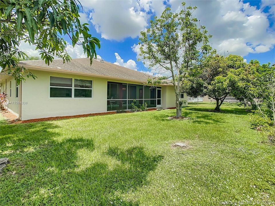 Vendido Recientemente: $425,000 (4 camas, 3 baños, 2769 Pies cuadrados)