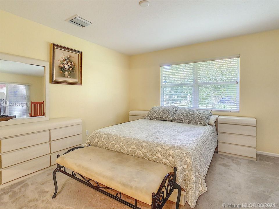 Vendido Recientemente: $425,000 (4 camas, 3 baños, 2769 Pies cuadrados)