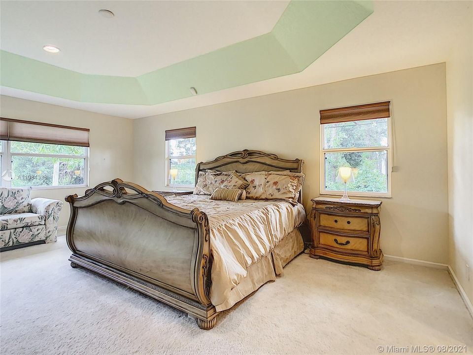 Vendido Recientemente: $425,000 (4 camas, 3 baños, 2769 Pies cuadrados)