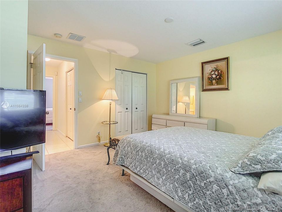 Vendido Recientemente: $425,000 (4 camas, 3 baños, 2769 Pies cuadrados)