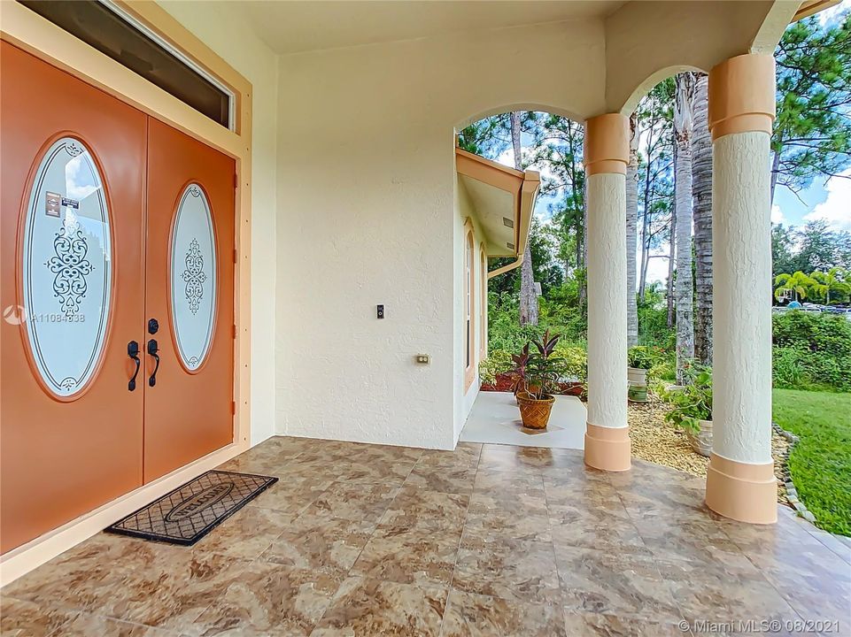 Vendido Recientemente: $425,000 (4 camas, 3 baños, 2769 Pies cuadrados)