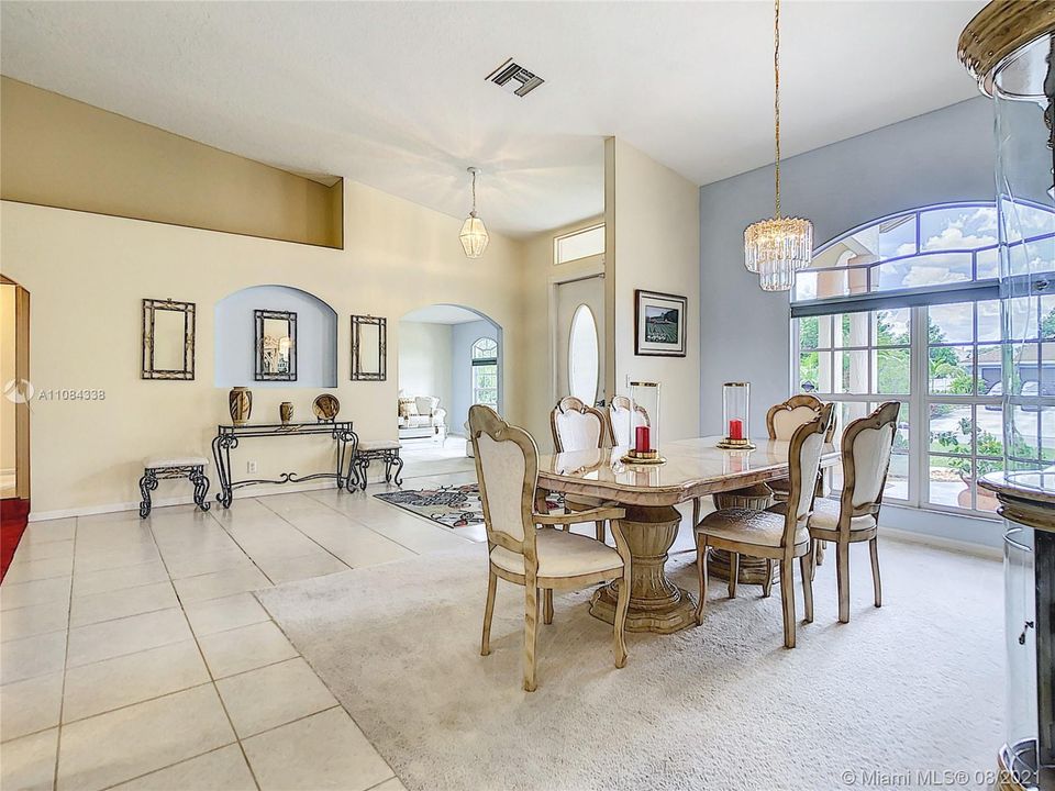 Vendido Recientemente: $425,000 (4 camas, 3 baños, 2769 Pies cuadrados)