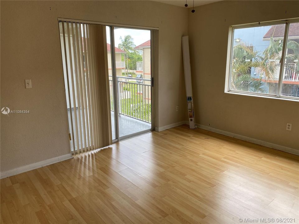 Recently Rented: $1,450 (1 beds, 1 baths, 851 Square Feet)