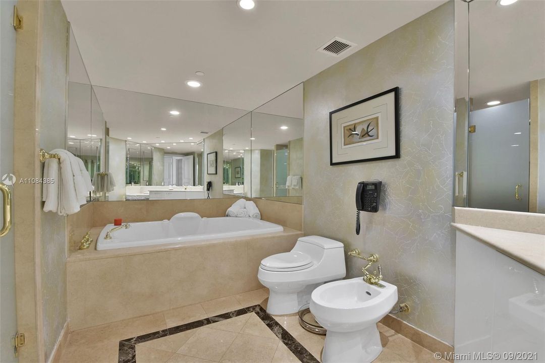 最近租的: $13,000 (2 贝兹, 3 浴室, 2400 平方英尺)