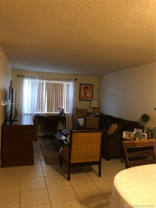 Recently Sold: $130,000 (1 beds, 1 baths, 664 Square Feet)