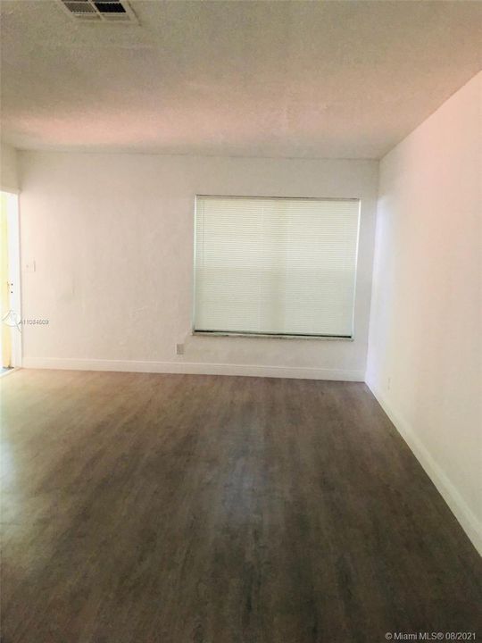 Recently Sold: $660,000 (0 beds, 0 baths, 3732 Square Feet)