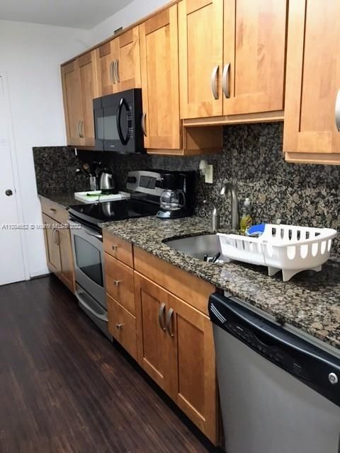 Recently Sold: $399,000 (0 beds, 1 baths, 530 Square Feet)