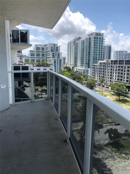 Recently Sold: $282,000 (1 beds, 1 baths, 663 Square Feet)