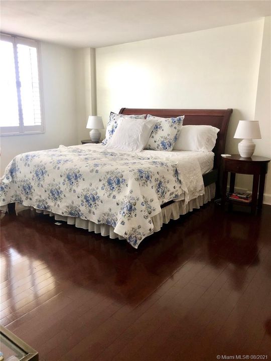 Recientemente alquilado: $5,500 (2 camas, 2 baños, 1400 Pies cuadrados)