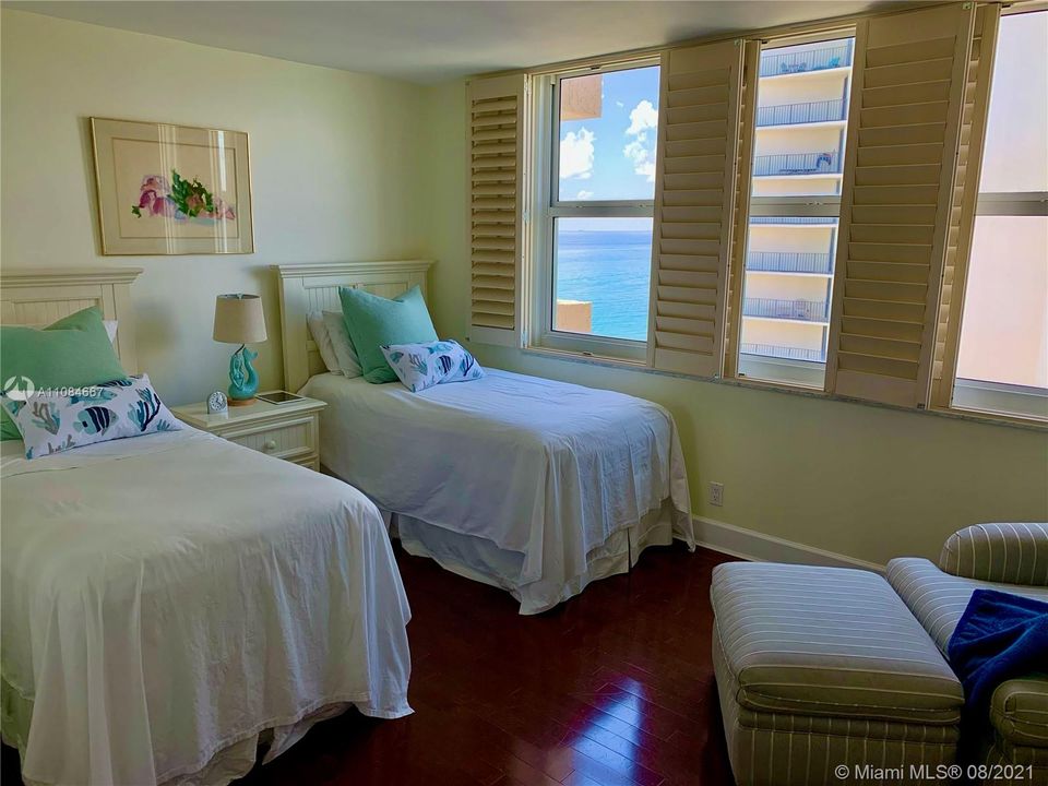 Recientemente alquilado: $5,500 (2 camas, 2 baños, 1400 Pies cuadrados)