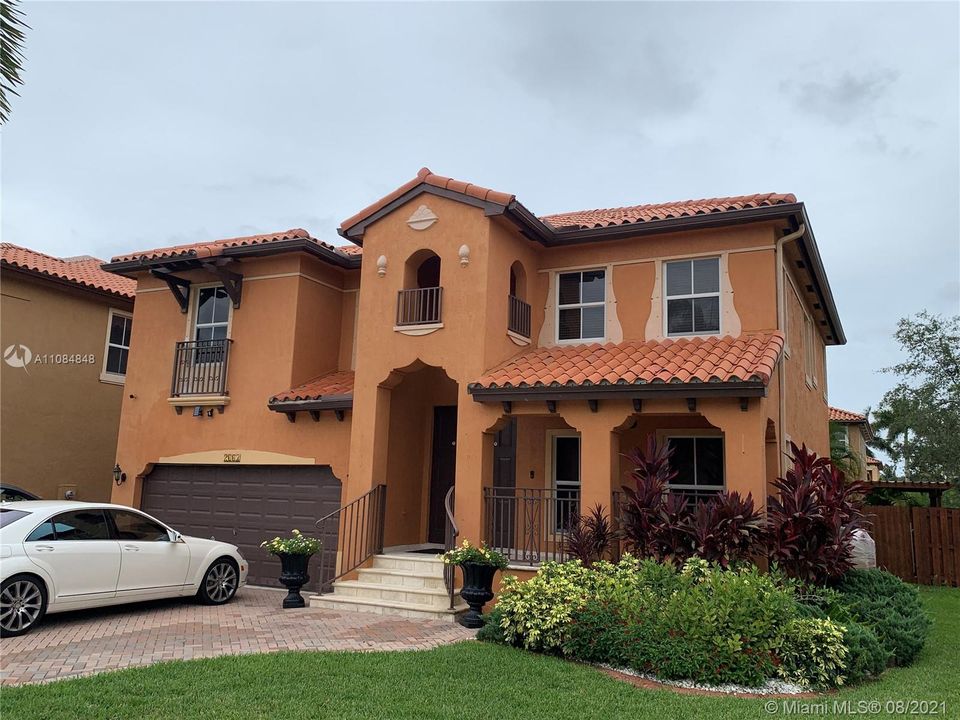 Recently Sold: $600,000 (4 beds, 3 baths, 2997 Square Feet)