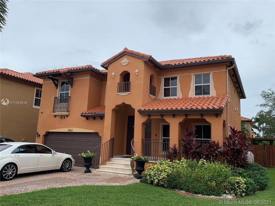Recently Sold: $600,000 (4 beds, 3 baths, 2997 Square Feet)