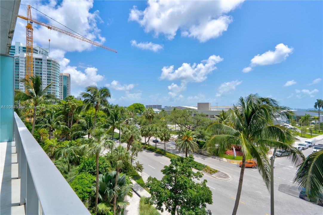 Recently Sold: $2,700,000 (3 beds, 3 baths, 2022 Square Feet)