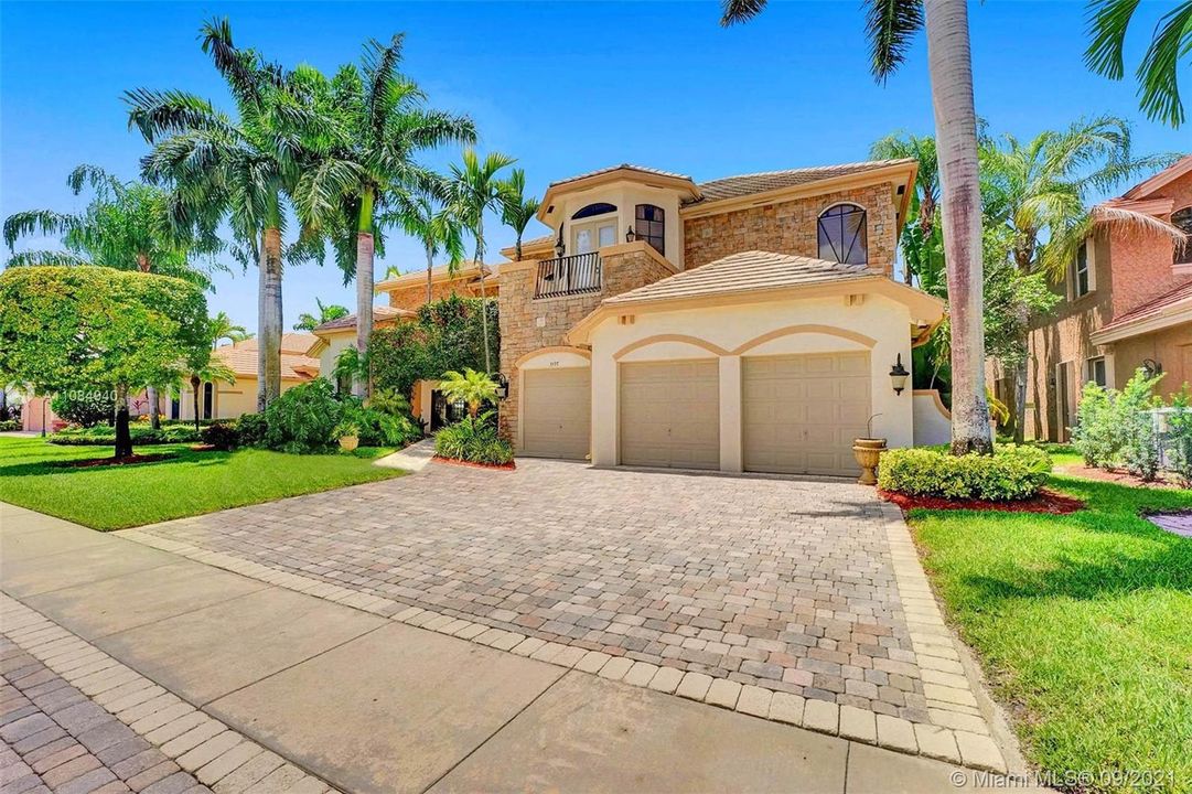 Recently Sold: $1,699,999 (5 beds, 6 baths, 6307 Square Feet)