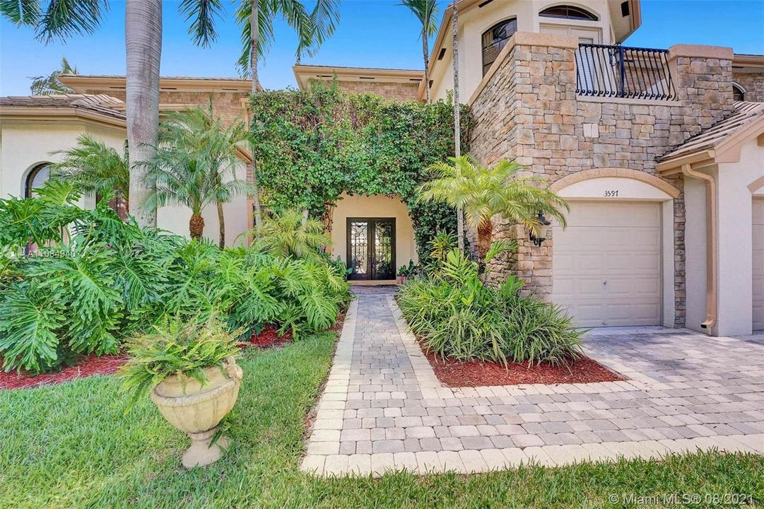 Recently Sold: $1,699,999 (5 beds, 6 baths, 6307 Square Feet)