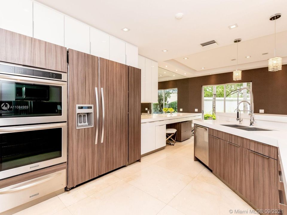 Kitchen @1563 Breakwater Ter Hollywood 33019