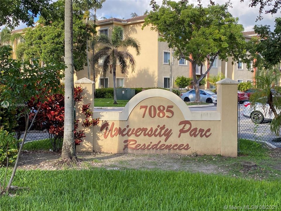 Recently Sold: $275,000 (3 beds, 2 baths, 1247 Square Feet)