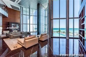 Recently Sold: $1,600,000 (2 beds, 3 baths, 1479 Square Feet)