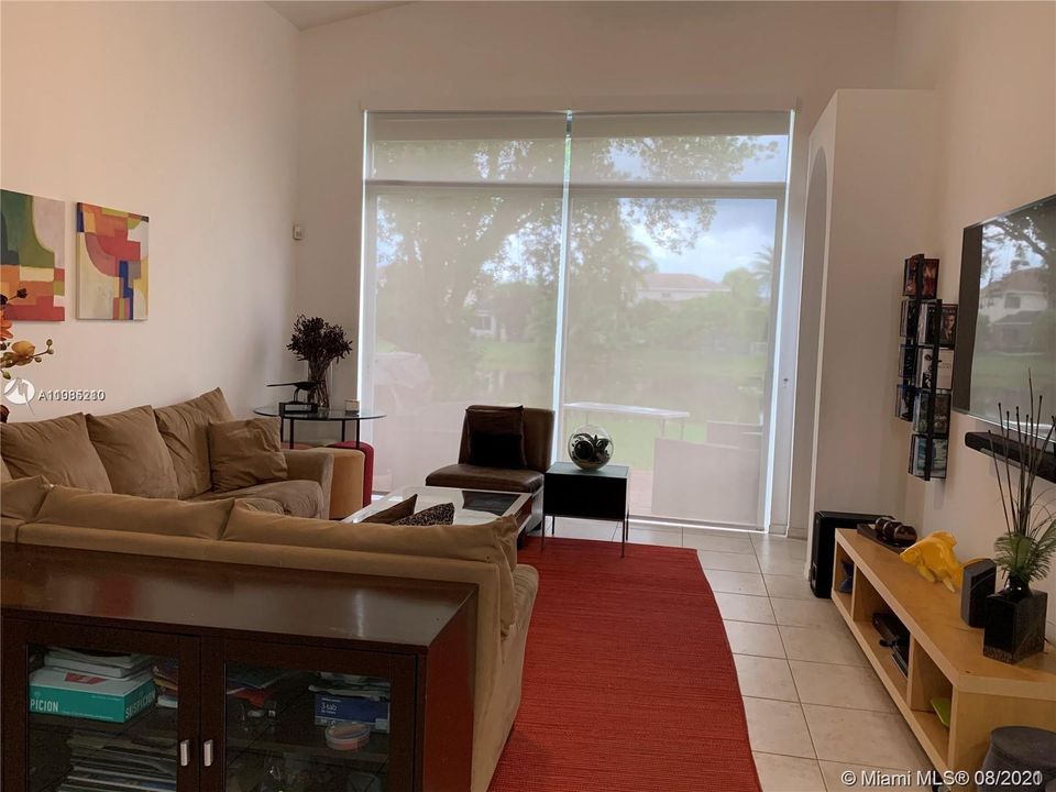 Recientemente alquilado: $3,100 (3 camas, 2 baños, 2074 Pies cuadrados)