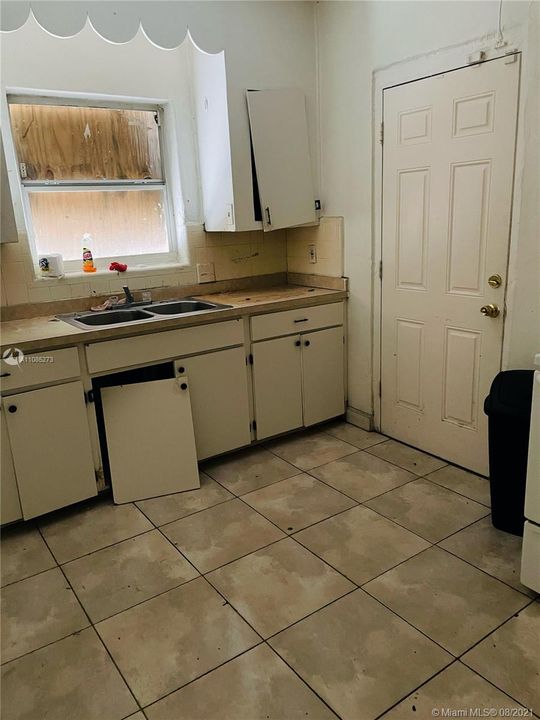 Vendido Recientemente: $149,900 (3 camas, 1 baños, 1382 Pies cuadrados)