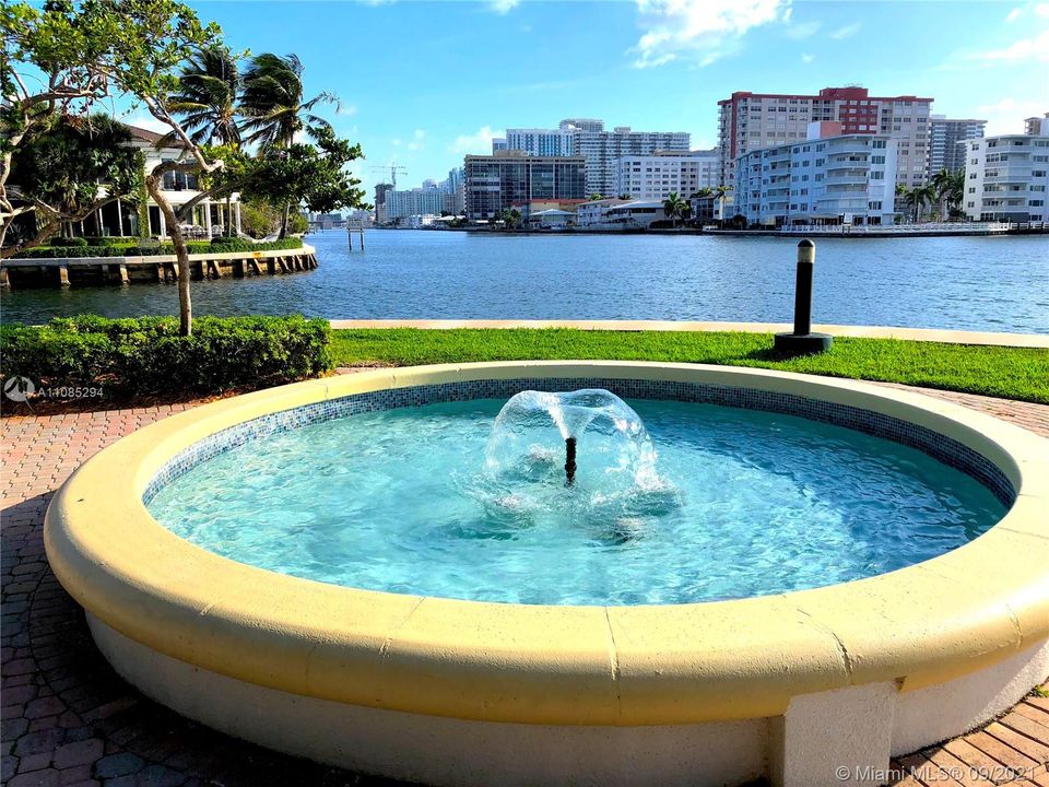 The Point At Aventura - Fountain Area