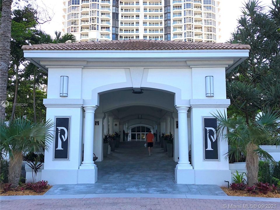 The Point At Aventura - Clubhouse / Spa