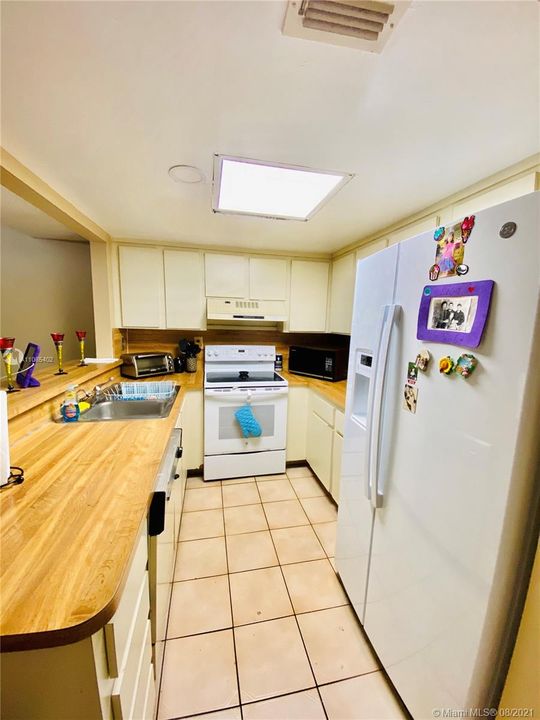 Recently Sold: $295,000 (3 beds, 3 baths, 1308 Square Feet)