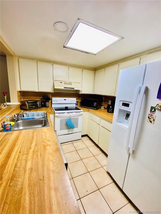 Recently Sold: $295,000 (3 beds, 3 baths, 1308 Square Feet)