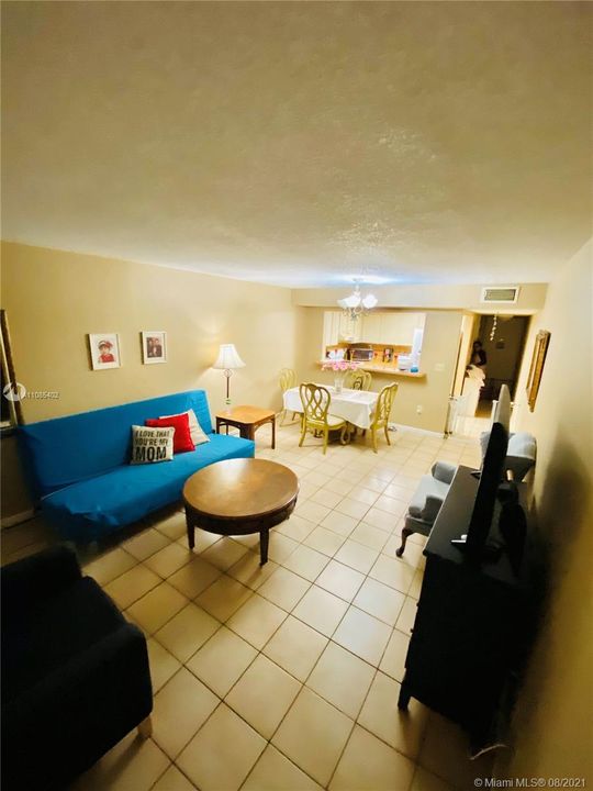 Recently Sold: $295,000 (3 beds, 3 baths, 1308 Square Feet)