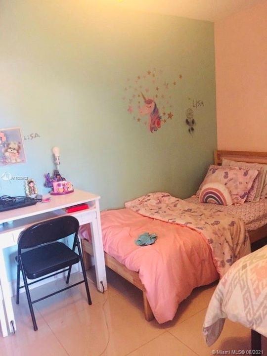 Recently Sold: $295,000 (3 beds, 3 baths, 1308 Square Feet)