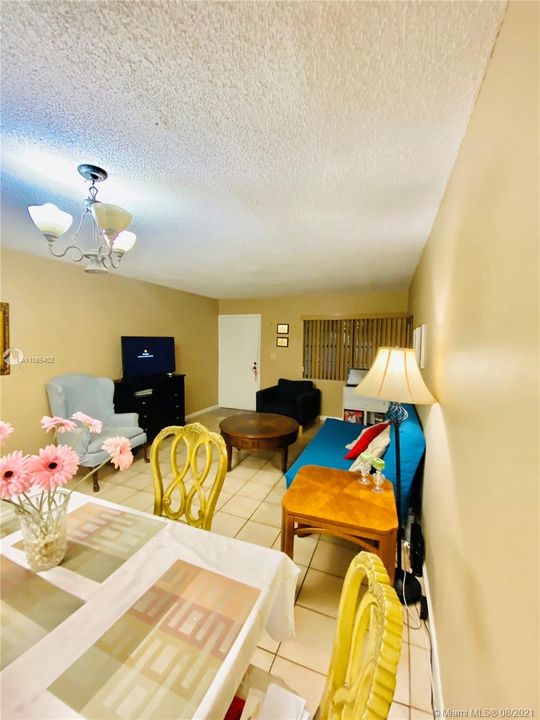 Recently Sold: $295,000 (3 beds, 3 baths, 1308 Square Feet)