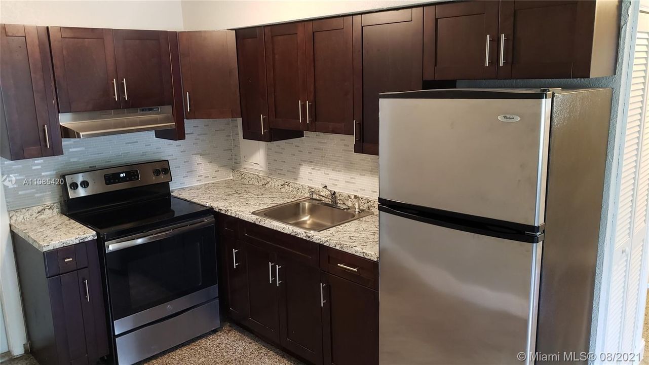 Недавно арендовано: $1,400 (2 спален, 1 ванн, 700 Квадратных фут)