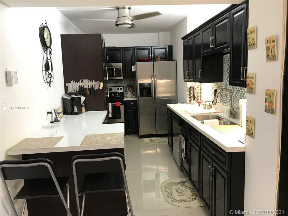 Recently Sold: $138,500 (1 beds, 1 baths, 844 Square Feet)