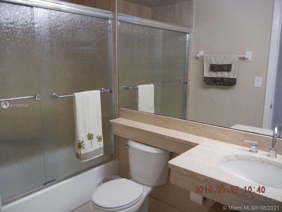 最近租的: $1,550 (0 贝兹, 1 浴室, 450 平方英尺)