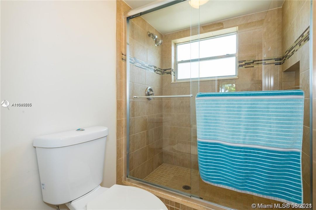 最近租的: $1,500 (2 贝兹, 2 浴室, 980 平方英尺)