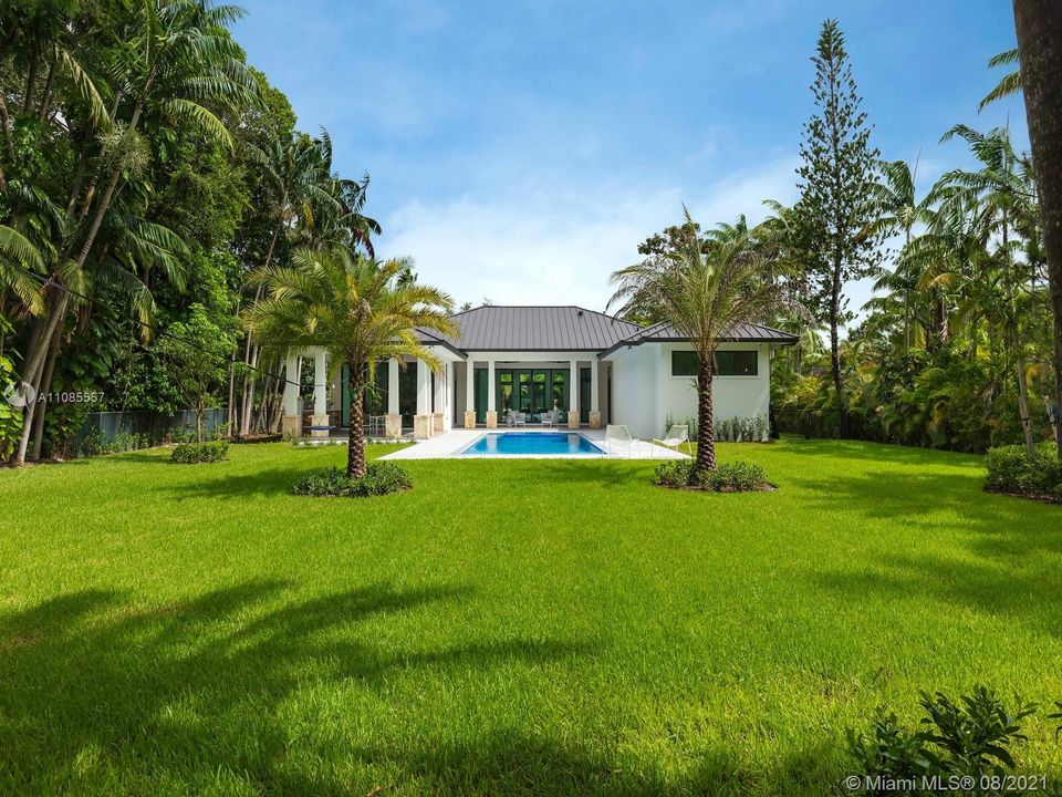 Recently Sold: $3,750,000 (5 beds, 6 baths, 4239 Square Feet)