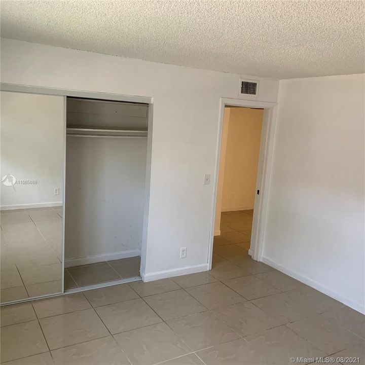 Recently Rented: $1,250 (1 beds, 1 baths, 620 Square Feet)