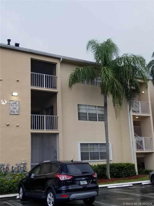 Recently Rented: $1,725 (2 beds, 2 baths, 1093 Square Feet)