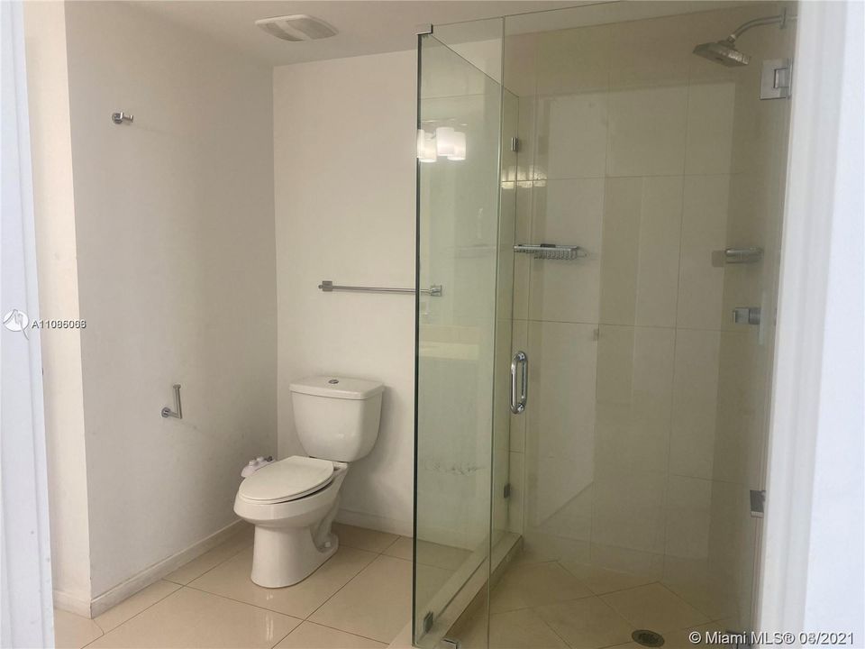 最近租的: $2,500 (2 贝兹, 1 浴室, 988 平方英尺)