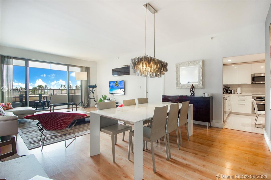 Recently Sold: $1,295,000 (3 beds, 2 baths, 1541 Square Feet)