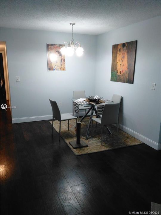 Vendido Recientemente: $230,000 (3 camas, 2 baños, 1266 Pies cuadrados)