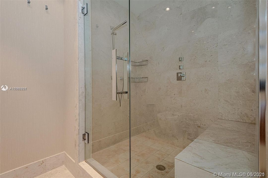 最近租的: $15,000 (4 贝兹, 4 浴室, 2485 平方英尺)