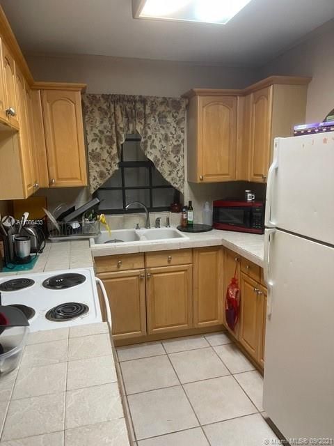 Recently Sold: $550,000 (2 beds, 1 baths, 1000 Square Feet)