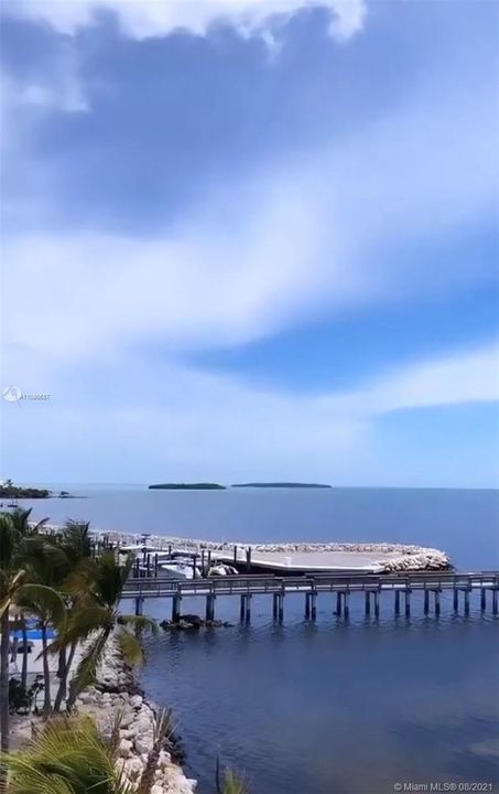 Vendido Recientemente: $799,900 (2,238 sqft)